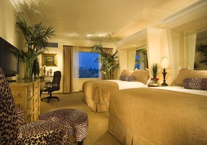 The Davenport Tower, Autograph Collection