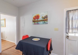 Sunny Sweetheart-Front Apartment near Riverwalk