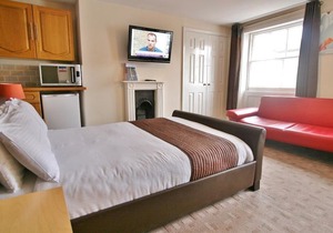 Central Hotel Cheltenham by RoomsBooked
