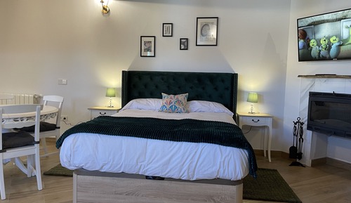 Deluxe Studio