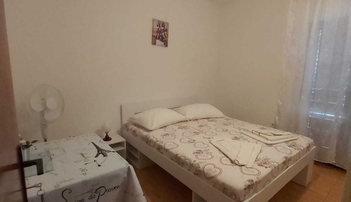 Studio (Studio Apartment)
