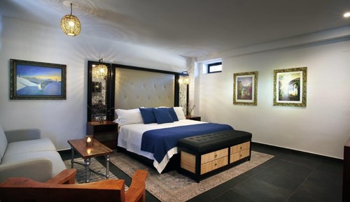Comfort Room (Gata)