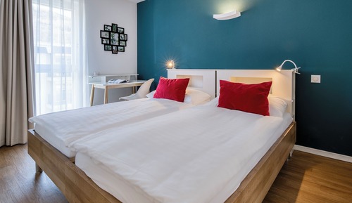 Superior Apartment, 1 Queen Bed, Accessible, Mountain View