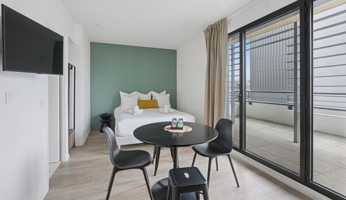 GRAND STUDIO CONFORT (LIT DOUBLE ET CANAPE LIT OU LIT CABINE SUPERPOSE) BALCON