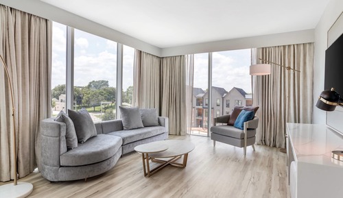 Suite, 1 King Bed, Non Smoking