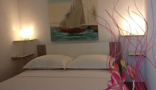 Apartment (One Bedroom Apartment with Terrace (G)