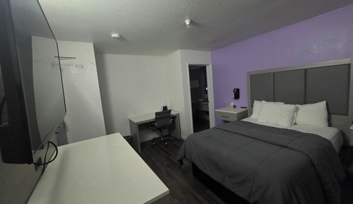 City Single Queen Room