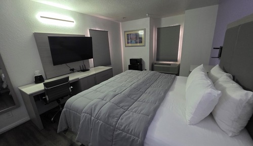 King Room with Jacuzzi  Tub