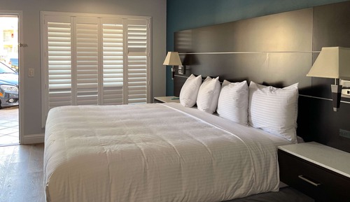 Standard Room, 1 King Bed, Non Smoking