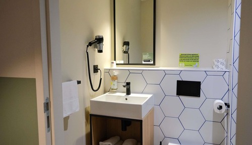 Family Room (for 4 people)