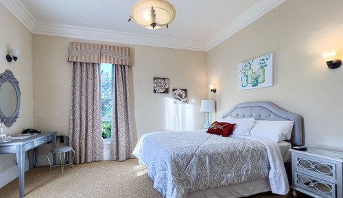 Classic Room, 1 Queen Bed, Garden View