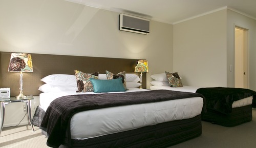 Triple Studio (1 x King and 1 Single beds)