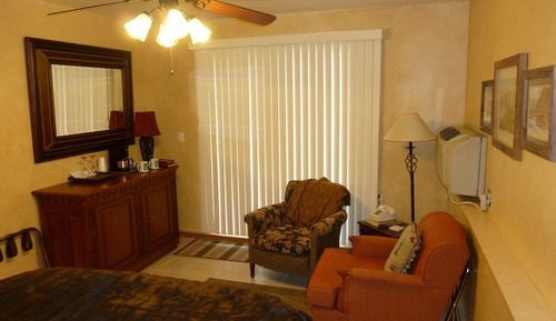 Room, 1 Queen Bed, Private Bathroom, Ground Floor (Blacktail Mountain)