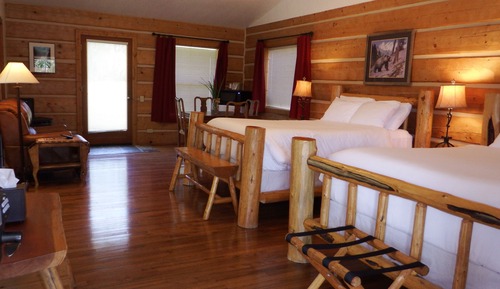 House, 2 Queen Beds, Kitchen, Annex Building (St. Mary Lake)