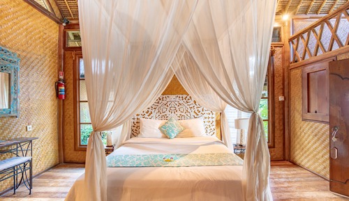 Bungalow, Garden View