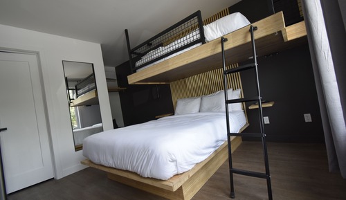 Signature Room, Multiple Beds