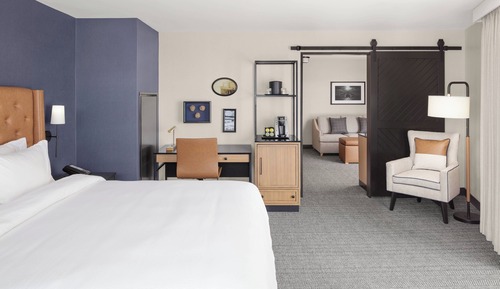 Junior Suite, 1 King Bed with Sofa bed, Bay View (Corner)