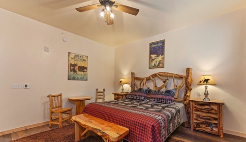 Economy Room, Accessible