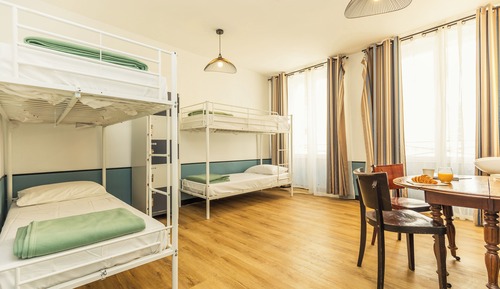 Bed in 4 Bed Female dormitory, shared bathroom