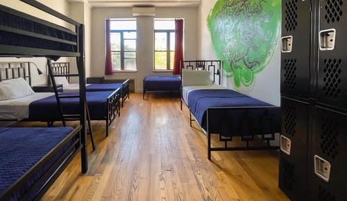 Single Bed in Shared Dormitory, Private Bathroom (6 person max)