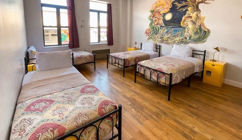 Single Bed in Shared Dormitory, Private Bathroom (4 person max)