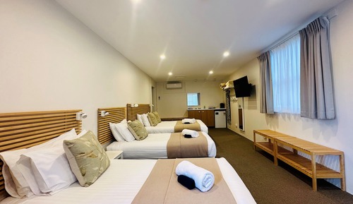 Courtyard Executive Family Room