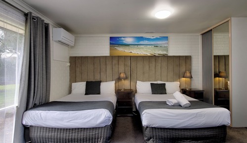 Deluxe Doubles Suite