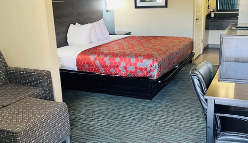 Standard Room, 1 King Bed, Non Smoking