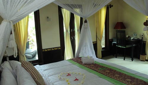 Deluxe Bungalow with AC