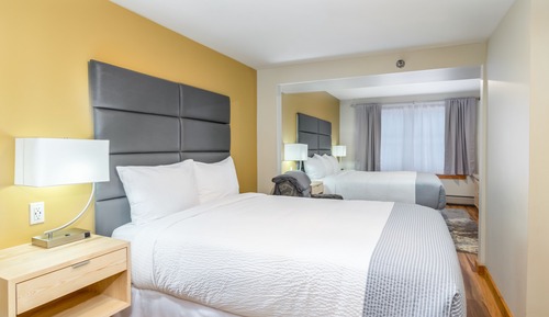 One King, One Queen Room