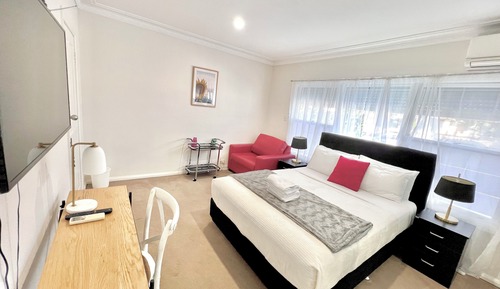 Premium Triple Room, 1 Queen Bed, Shared Bathroom