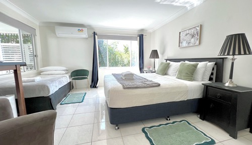 Superior Double Room with Private Bathroom