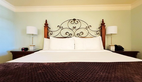 Signature Room, 1 King Bed, Non Smoking, Bay View