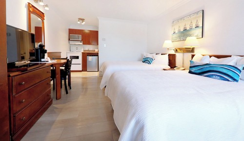 Deluxe Room with Kitchenette, 2 Double Beds