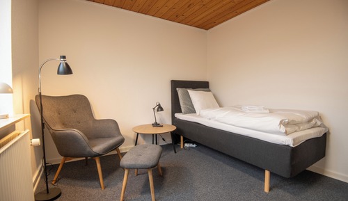 Single Room, Shared Bathroom (In Villa)