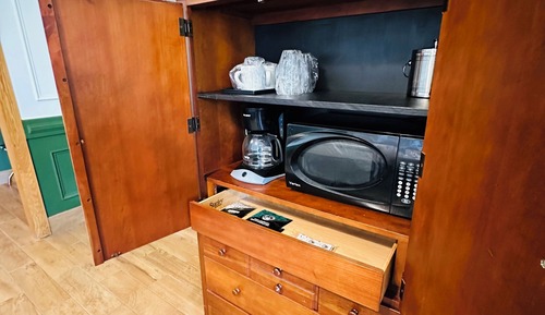 Standard Room, 1 King Bed, Non Smoking, Mountain View (05)