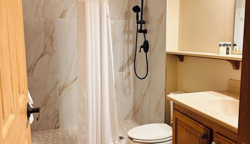 Standard Room, 2 Queen Beds, Non Smoking, Mountain View (10)