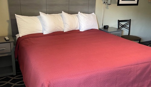 Standard Room, 1 King Bed