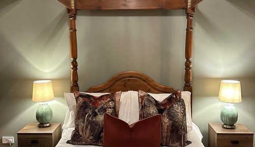 Superior Double Room, Ensuite (Four Poster)