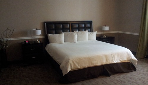 Superior Suite, 1 King Bed, Jetted Tub