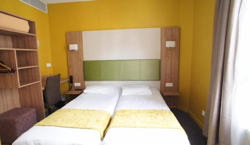 Classic Room (With Twin Beds)
