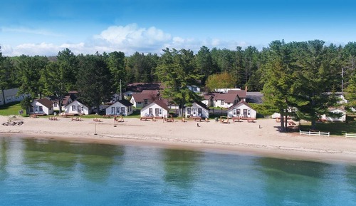 Classic Cabin, 2 Queen Beds, Beachside