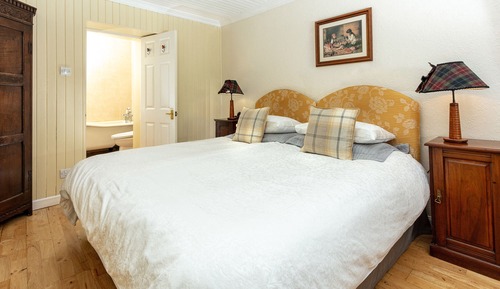 Double Room, Ensuite (Breakfast Included)