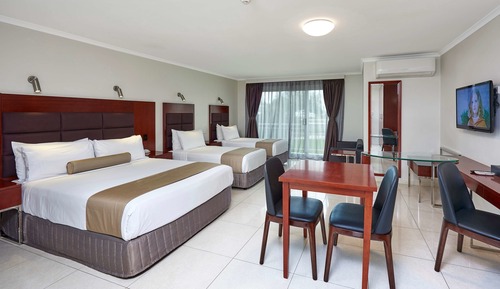 Deluxe Room, Multiple Beds, Non Smoking, Balcony