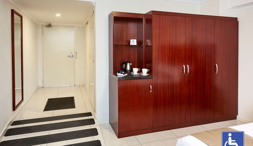 Standard Room, 1 Queen Bed, Accessible, Non Smoking