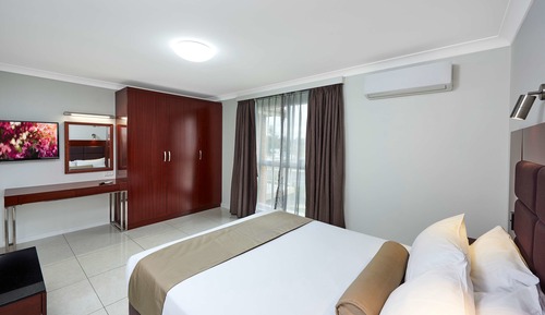 Executive Apartment, Multiple Beds, Non Smoking, Balcony (Separate Living Room)