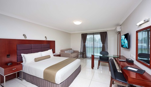 Deluxe Room, 1 Queen Bed, Non Smoking