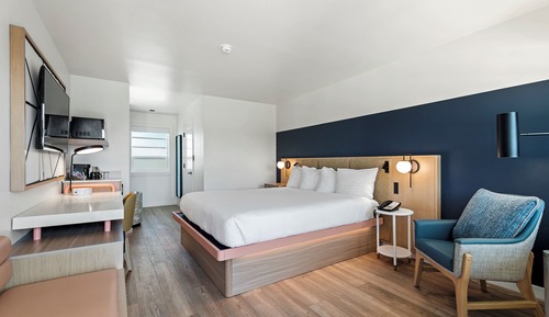 Standard Room, 1 King Bed