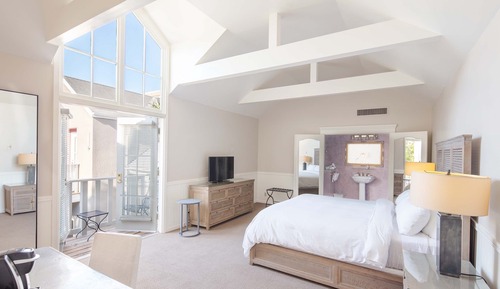 Carriage House Junior Suite