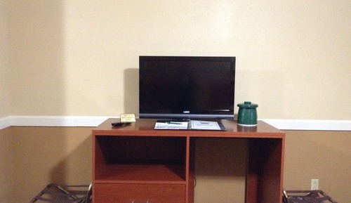 Basic Room, 1 King Bed